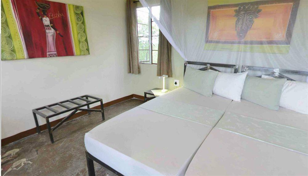 Gondwana Etosha Safari Camp Villa โอเคาเควโย ภายนอก รูปภาพ