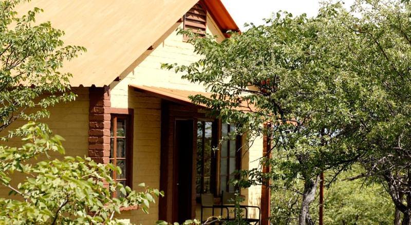 Gondwana Etosha Safari Camp Villa โอเคาเควโย ภายนอก รูปภาพ