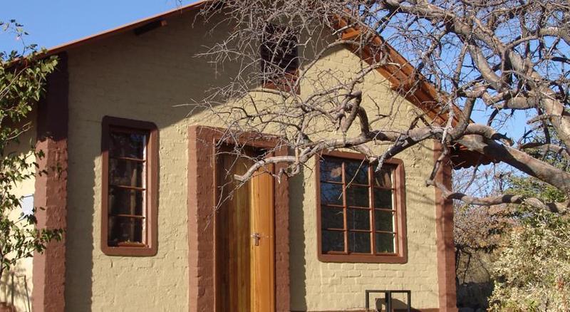 Gondwana Etosha Safari Camp Villa โอเคาเควโย ภายนอก รูปภาพ