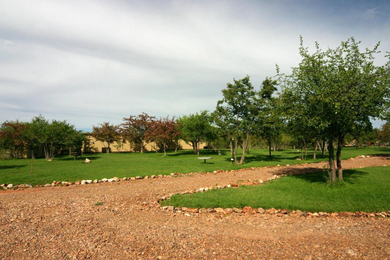 Gondwana Etosha Safari Camp Villa โอเคาเควโย ภายนอก รูปภาพ